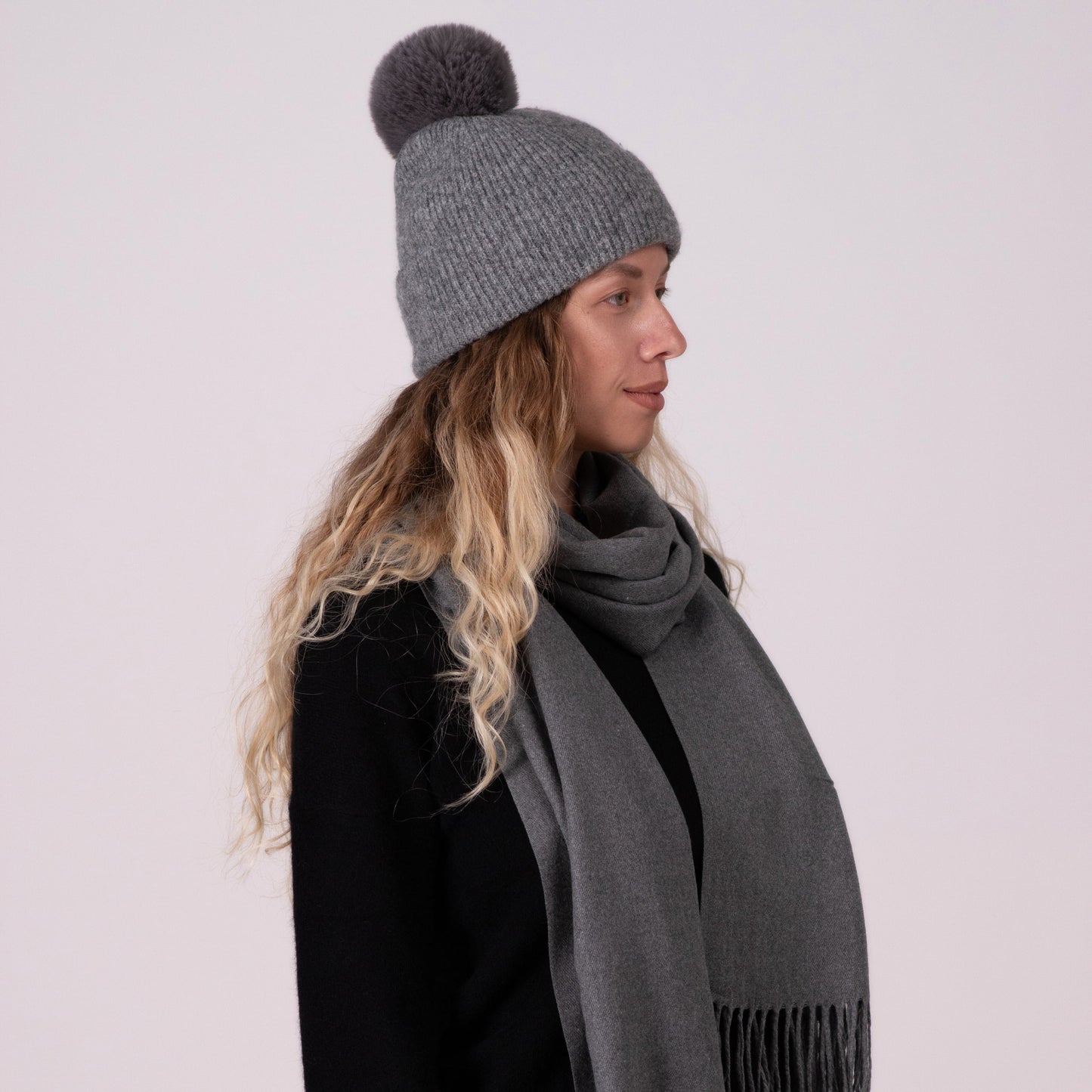 Kaschmirmütze Meliertem Grau mit bommel