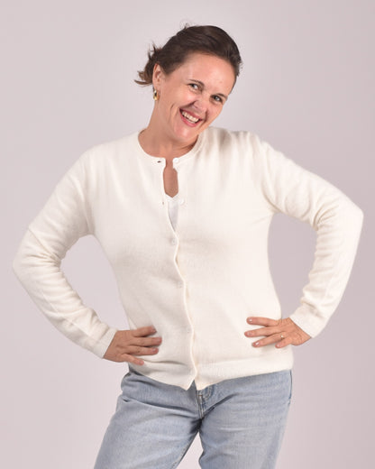 Elfenbein - Aurelie ist 1,65 m groß und trägt Größe L