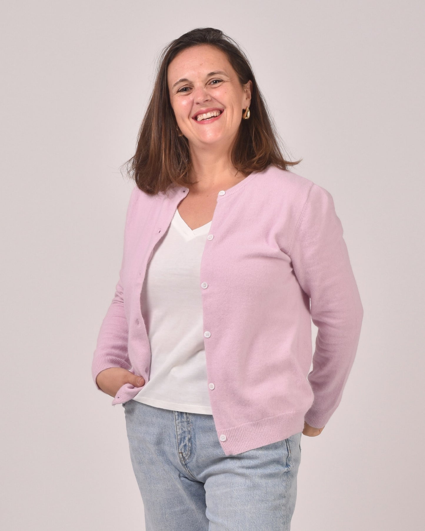 Puderrosa - Aurelie ist 1,65 m groß und trägt Größe L