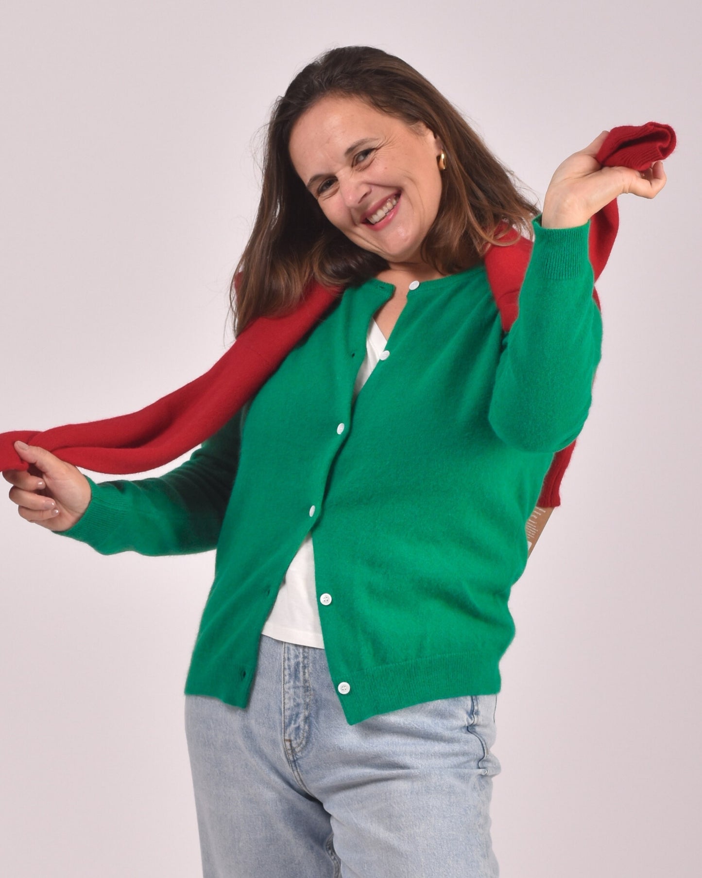 Grün - Aurelie ist 1,65 m groß und trägt Größe L