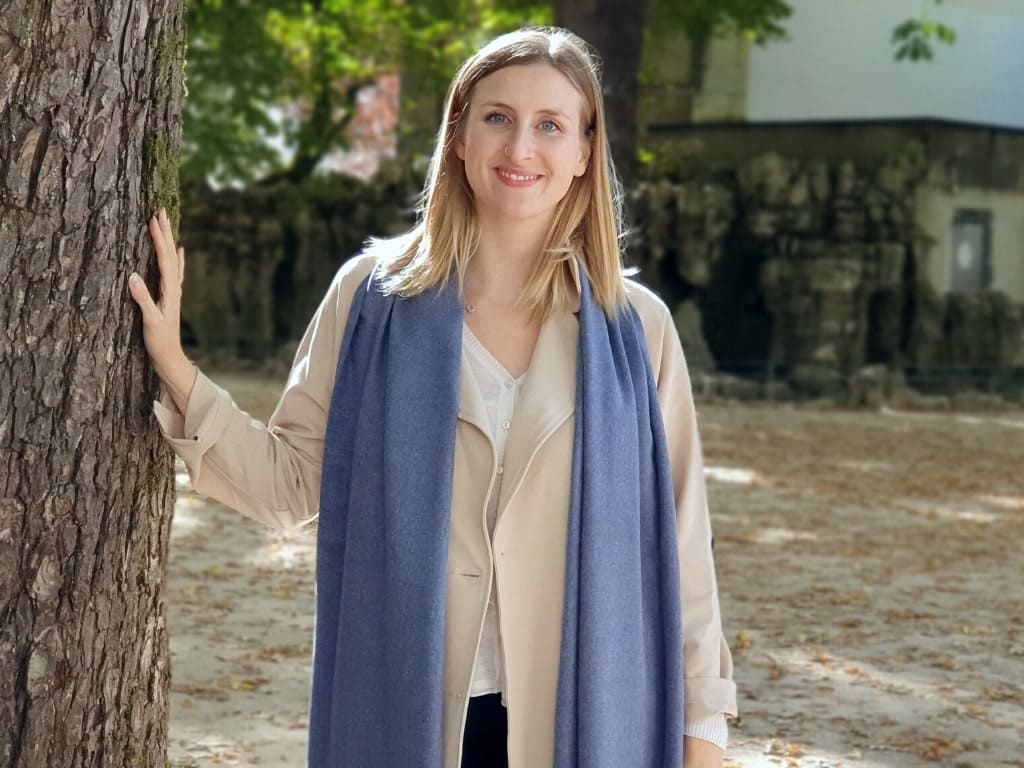 Mottled blue cashmere scarf