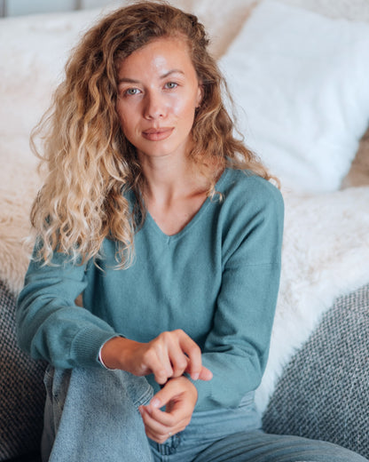 Blau - Anastasia ist 1,68 m groß und trägt Größe S