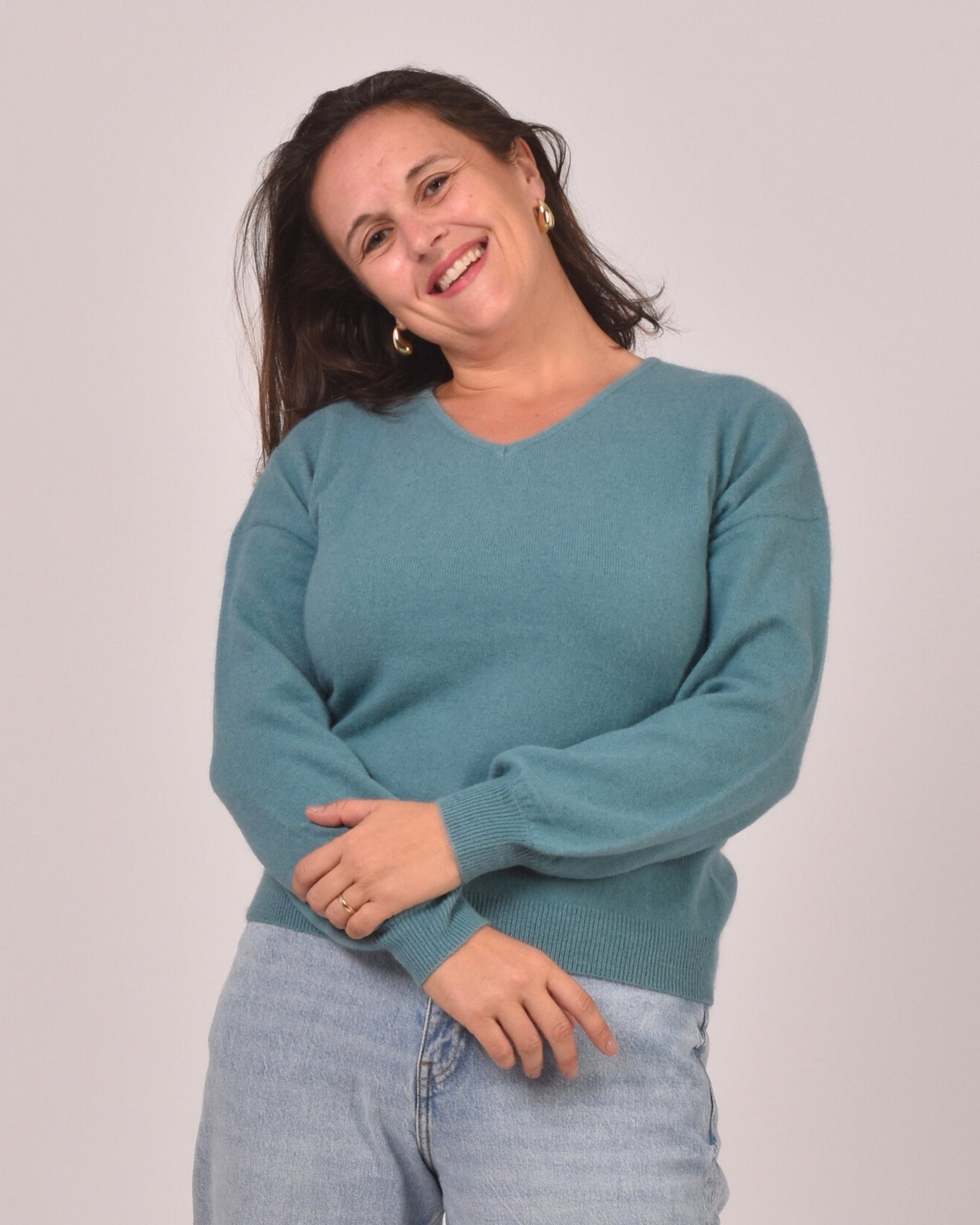 Blau - Aurelie ist 1,65 m groß und trägt Größe L