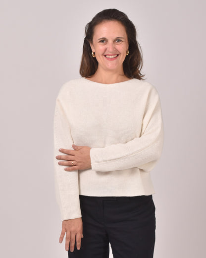 Elfenbein - Aurelie ist 1,65 m groß und trägt Größe M