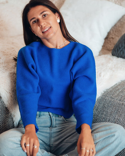 Königsblau - Masha ist 1,74 m groß und trägt Größe S