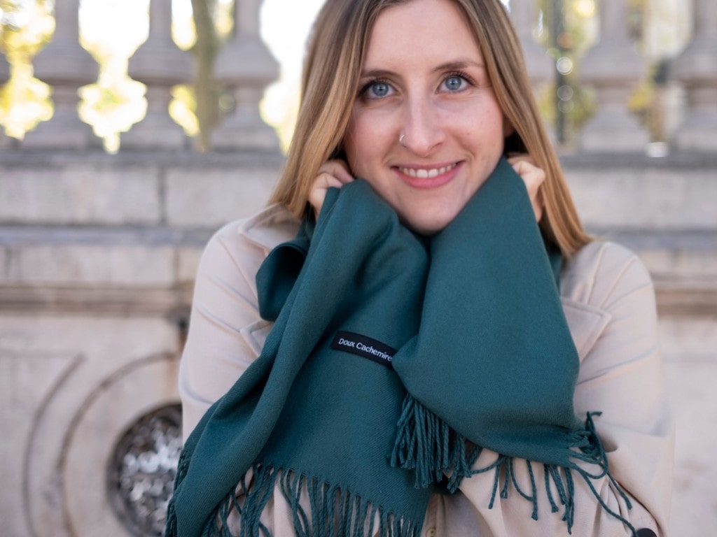 Fir green cashmere scarf