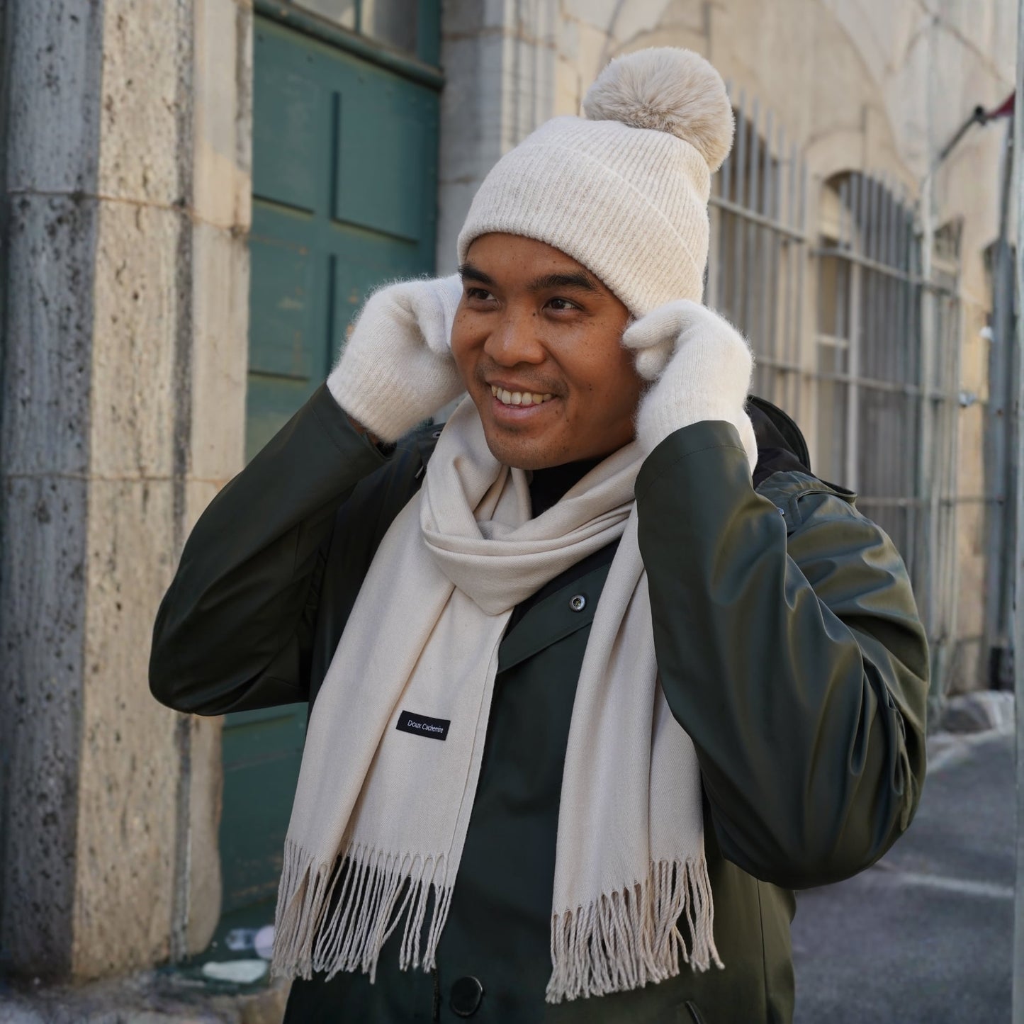 Cashmere trio — scarf + hat + gloves | Beige