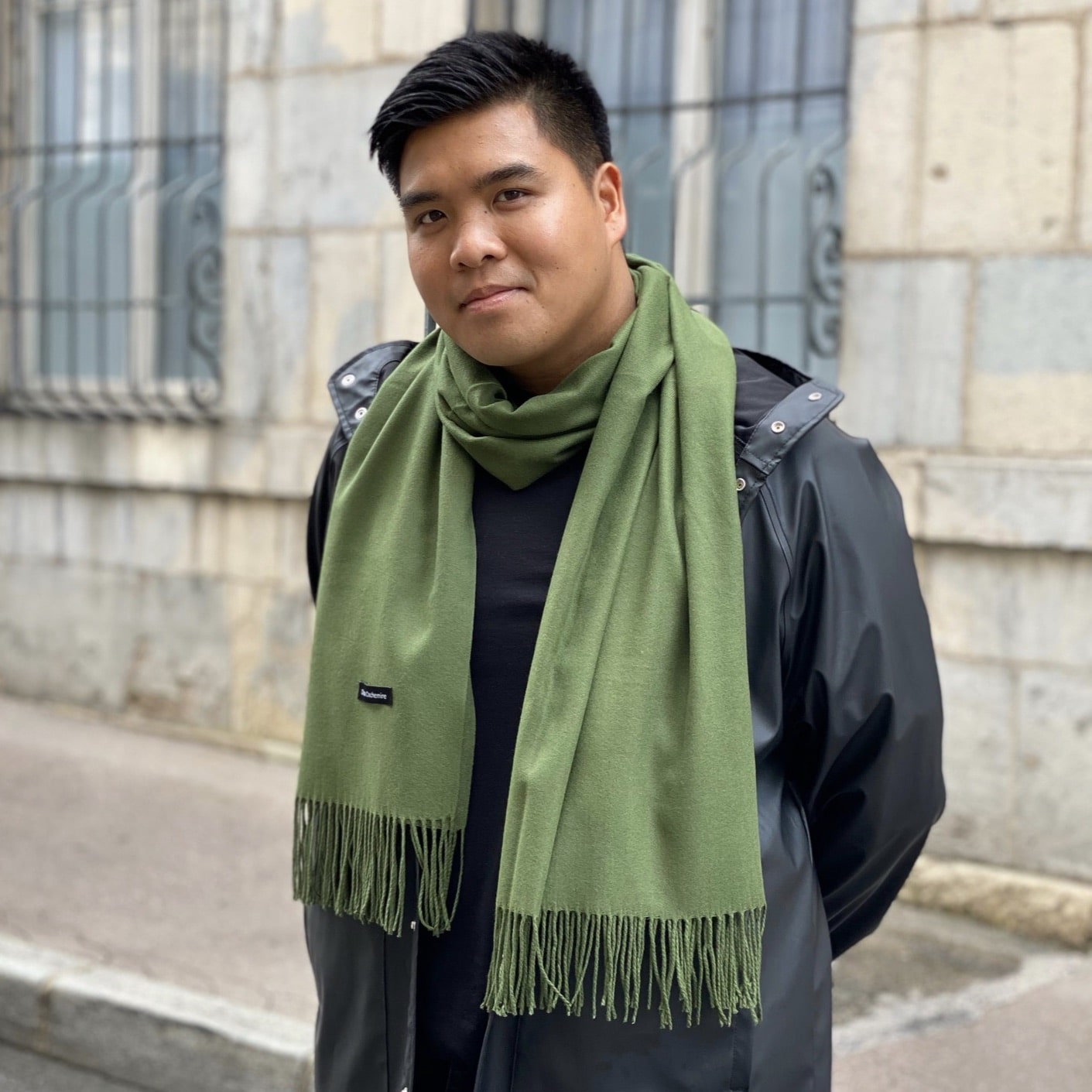 olivfarbener Kaschmirschal manner